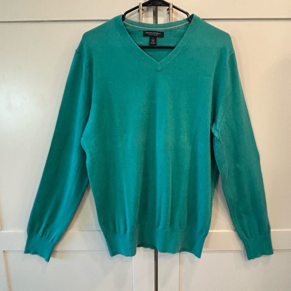 Banana Republic Men’s V-Neck Sweater